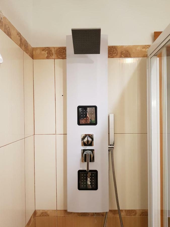 Interno Dieci Рим Екстер'єр фото